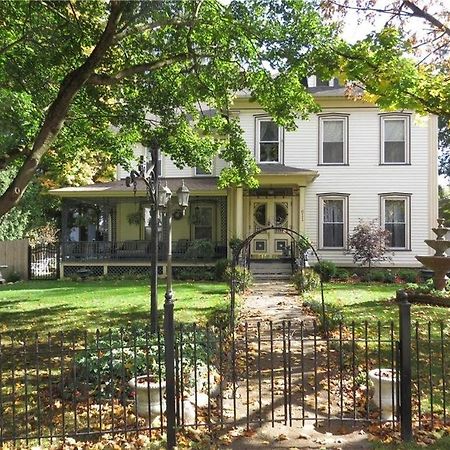 Herkimer Raindrops On Roses Bed & Breakfast المظهر الخارجي الصورة