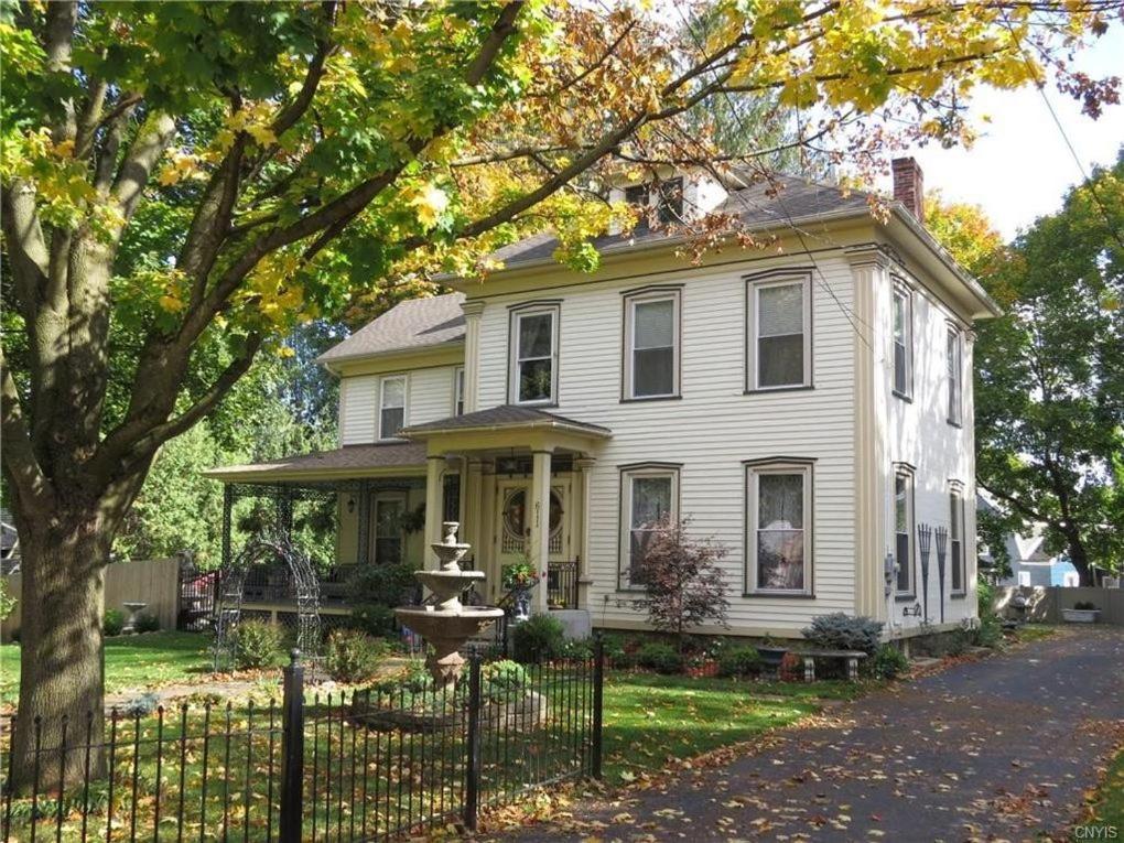 Herkimer Raindrops On Roses Bed & Breakfast المظهر الخارجي الصورة